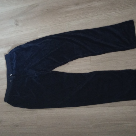 Tracksuit - Picture 4 of 8